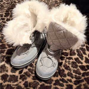 Women's Silver Quilted Winter Boots with Faux Fur